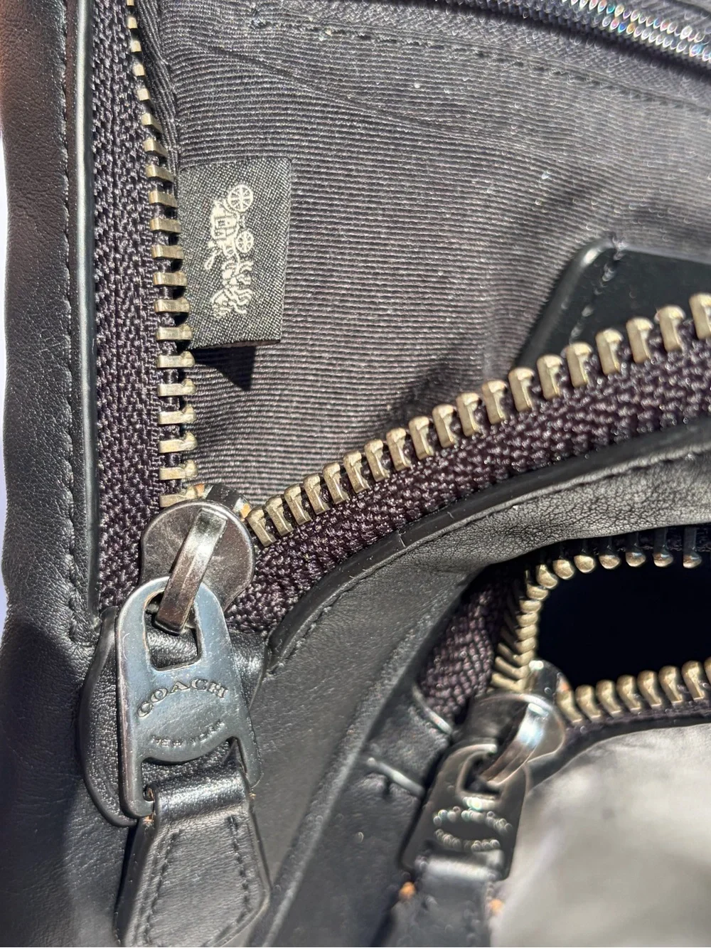 Coach Graham Pack in Smooth Black Leather (Style C2931)